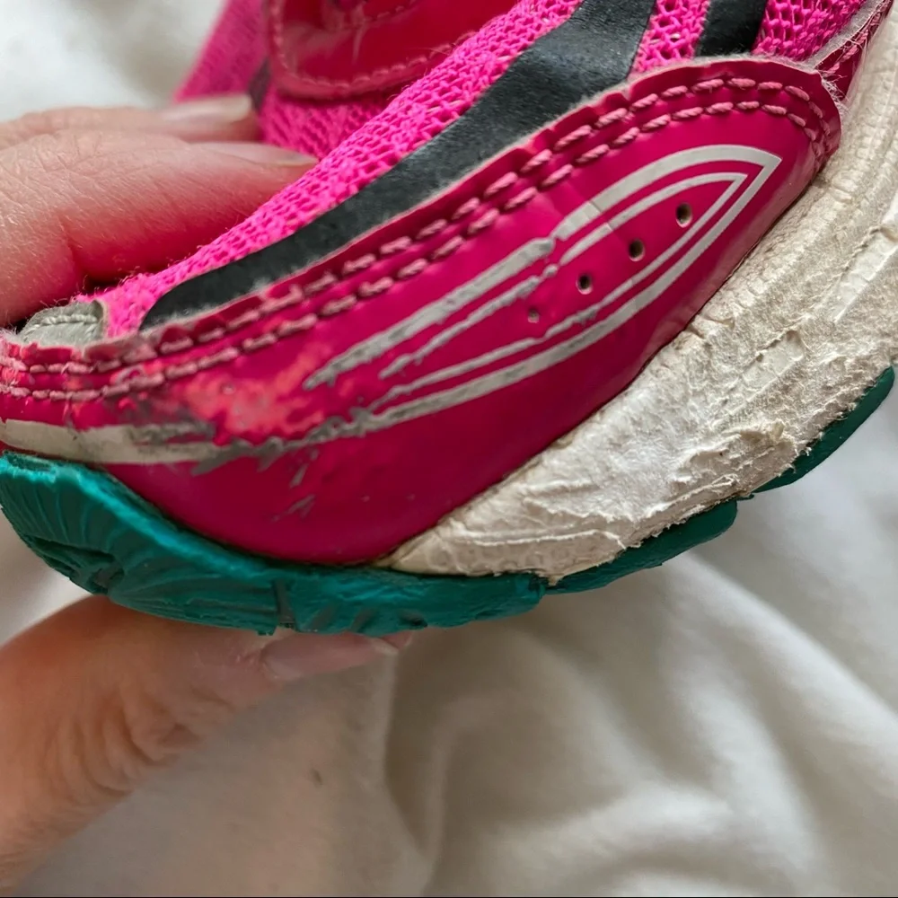 Brooks Adrenaline GTS 14 Pink Running Shoe Sz 7.5 Active Wear Work Out Athletic